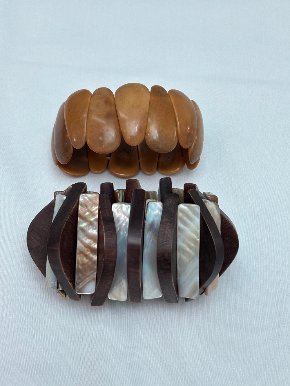 Pair of Bracelets Shell & Wood Stretch Bracelet